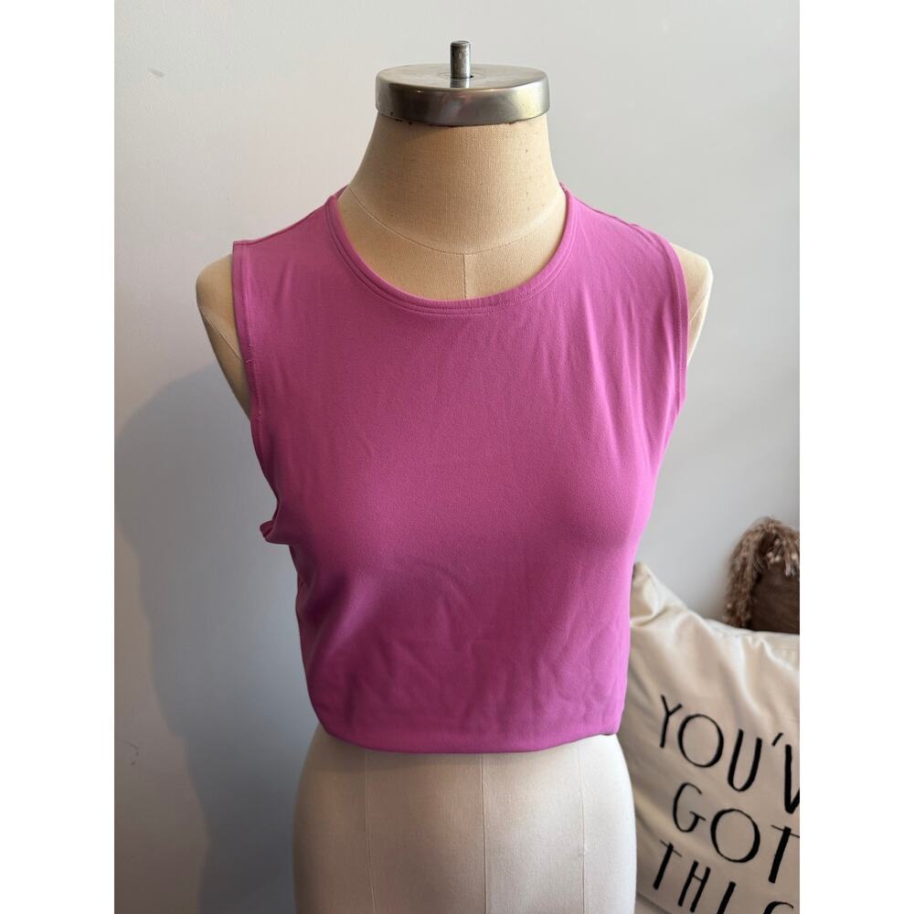 TN Action Aritzia Sleeveless Tank Size Large